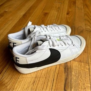 Nike Blazer Low '77 Jumbo
Men's Shoes